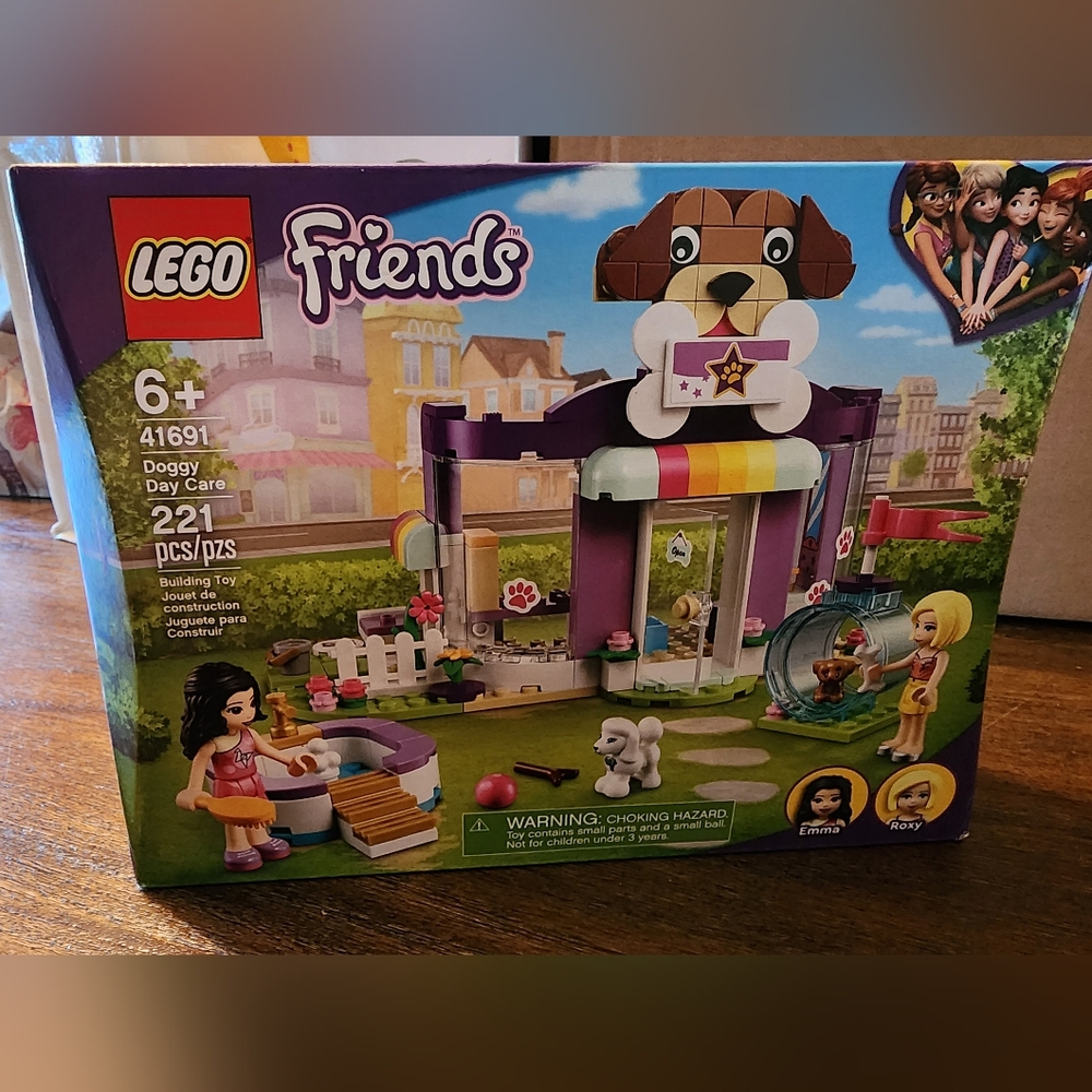 NIB LEGO friends Doggy day care